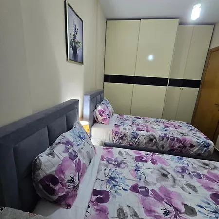 Buneci דירה טיראנה