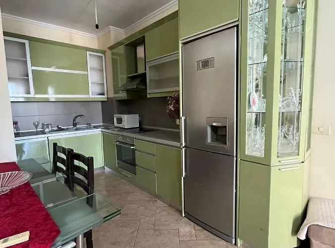 Buneci * تيرانا